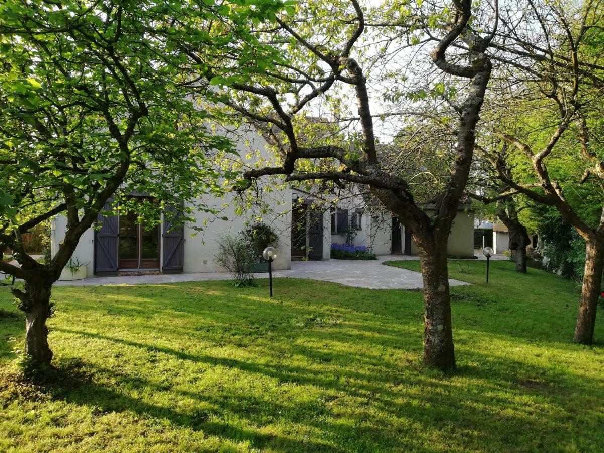 Karmel Avenue Des 2 Chateaux Hotel Guermantes Exterior photo